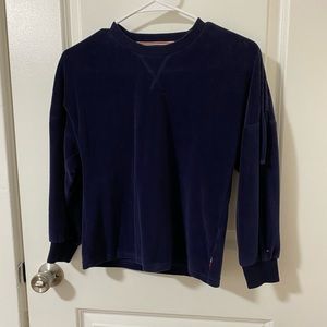 Simple dark blue sweater with long sleeves